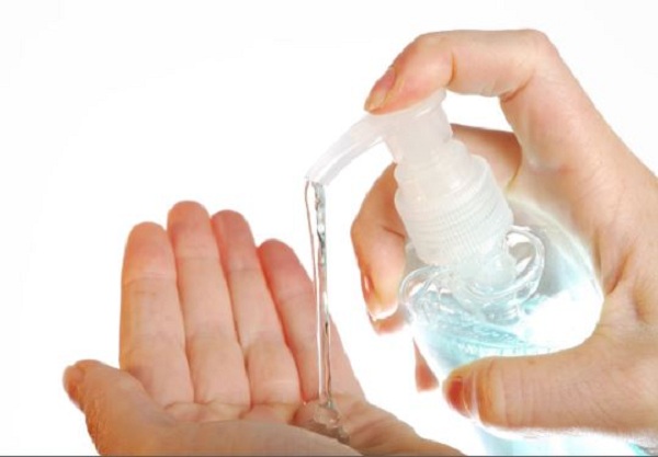 Nước xịt khuẩn Natural Hand Sanitizer giúp diệt khuẩn, làm sạch da tay, vật dụng (500ml)