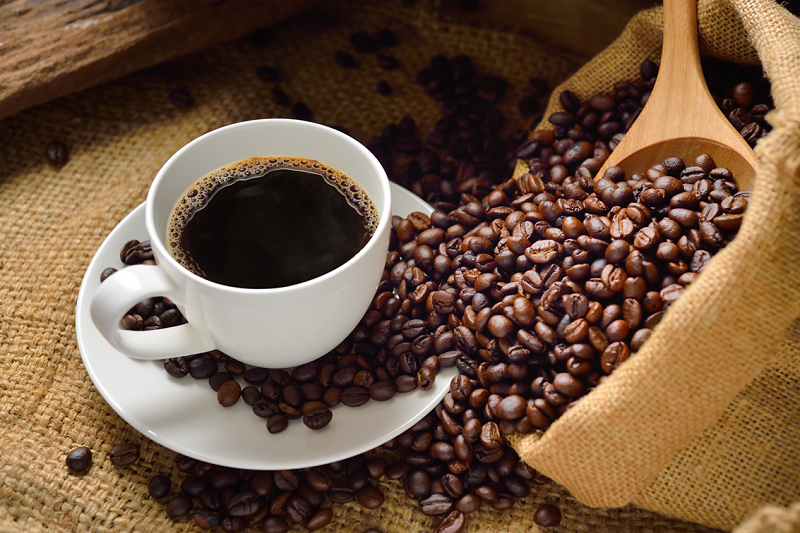 Caffeine gây ra hiện tượng nhịp tim bất thường và tăng huyết áp