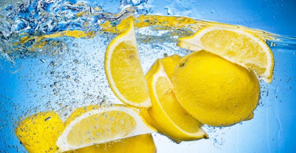 5 tác hại không ngờ khi uống quá nhiều nước chanh