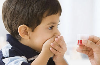 Làm gì khi trẻ sợ uống thuốc 1 Làm gì khi trẻ sợ uống thuốc 1