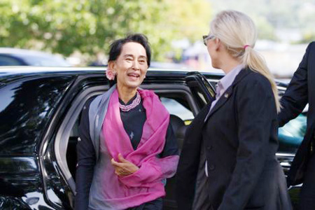 San Suu Kyi: Ðường đến dinh tổng thống có bằng phẳng? 1 San Suu Kyi: Ðường đến dinh tổng thống có bằng phẳng? 1