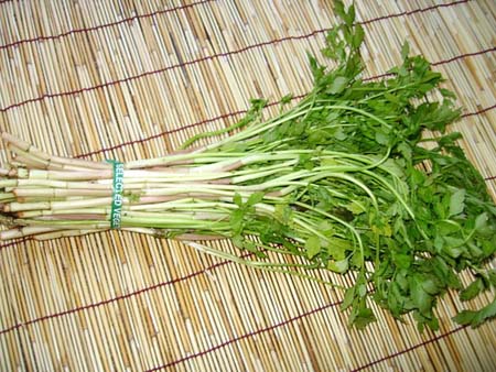 Ăn rau thủy sinh: Coi chừng bệnh sán lá ruột! 1 Ăn rau thủy sinh: Coi chừng bệnh sán lá ruột! 1