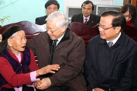 Tổng Bí thư thăm, chúc Tết và trồng cây tại Thạch Thất 1