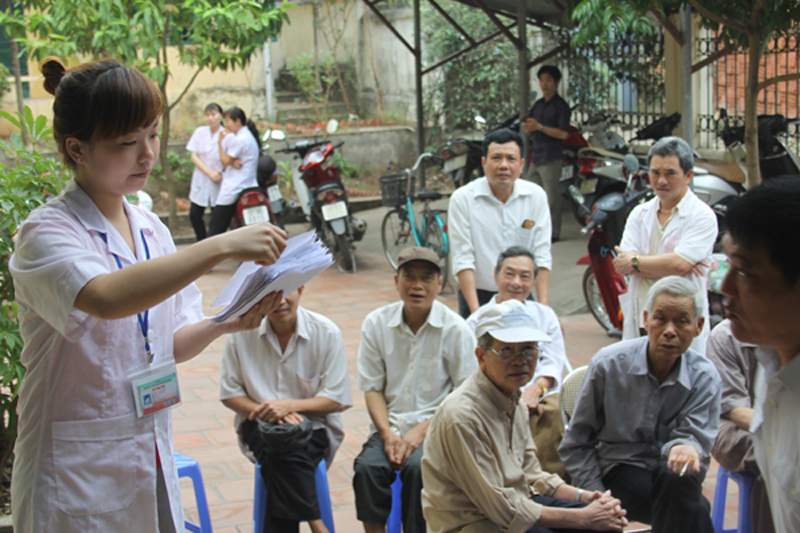 Cống hiến sức trẻ vì sức khỏe nhân dân  1