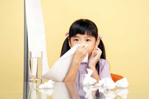 Thời tiết thất thường, trẻ dễ mắc bệnh hô hấp 1 Thời tiết thất thường, trẻ dễ mắc bệnh hô hấp 1