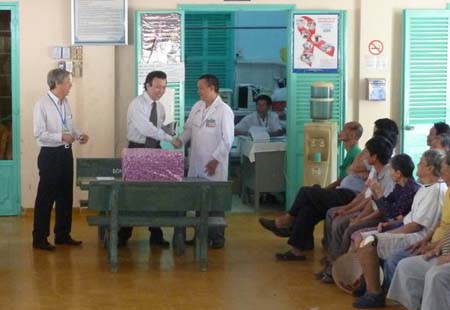 Tặng quà bệnh nhân Khu điều trị phong Bến Sắn, tỉnh Bình Dương 1 Tặng quà bệnh nhân Khu điều trị phong Bến Sắn, tỉnh Bình Dương 1