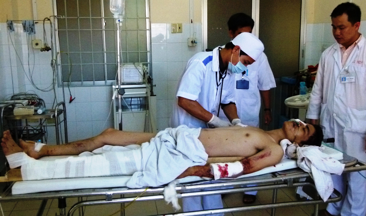 Khánh Hòa: Xe khách tông xe bồn 1 người chết và 5 người trọng thương  4