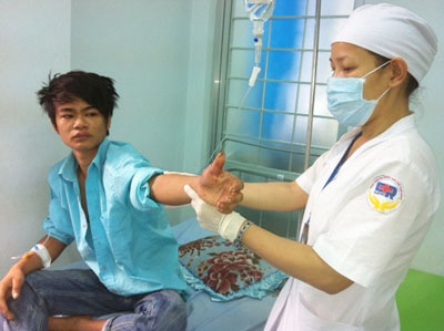 Khánh Hòa: Nối thành công ngón tay bị đứt lìa 1