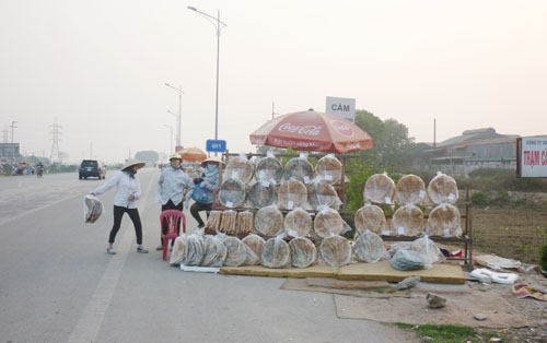 Bán bánh đa - bán mạng?! 1