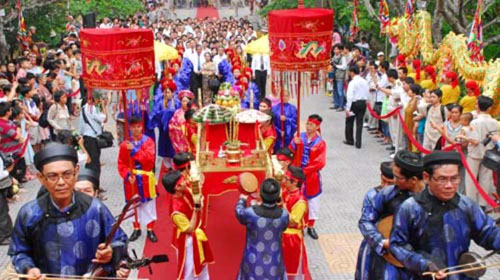 Từ Ðền Hùng nhìn ra biển cả 1