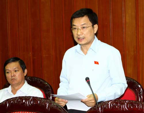 Giữ nguyên tên nước và khẳng định vai trò lãnh đạo của Ðảng 4 Giữ nguyên tên nước và khẳng định vai trò lãnh đạo của Ðảng 4