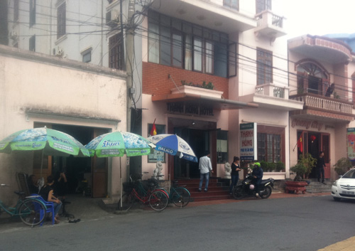 Ðằng sau sự mâu thuẫn này? 1