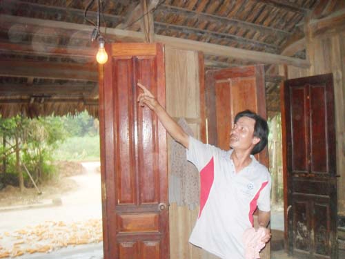 Làng “đom đóm” mỏi mòn chờ... sáng 1