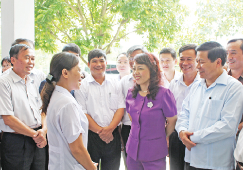 Bộ trưởng Bộ Y tế Nguyễn Thị Kim Tiến thăm và làm việc tại tỉnh Bắc Ninh 1 Bộ trưởng Bộ Y tế Nguyễn Thị Kim Tiến thăm và làm việc tại tỉnh Bắc Ninh 1