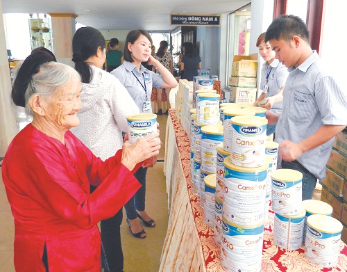 Vinamilk chăm sóc sức khỏe cho Người cao tuổi Nghệ An, Thanh Hóa 1 Vinamilk chăm sóc sức khỏe cho Người cao tuổi Nghệ An, Thanh Hóa 1