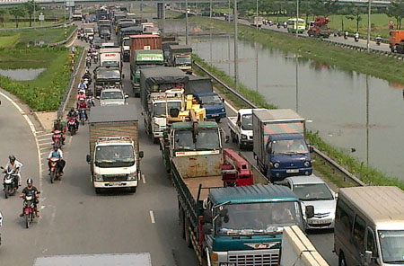 Xe đi lễ chùa gặp nạn, 6 người thương vong 5