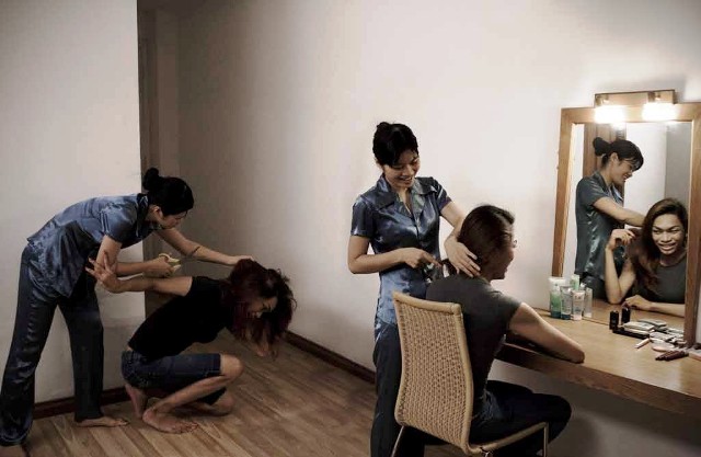 Ai cũng có 1 khuôn mặt, người đồng tính sao phải đeo... mặt nạ? 7