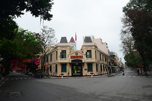 Phố phường vắng lặng mùng 1 Tết 1
