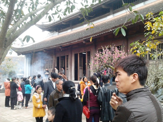 Nô nức đi lễ chùa đầu năm cầu may 4