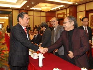 Ban Bí thư gặp giới văn nghệ sỹ, khoa học, trí thức 1