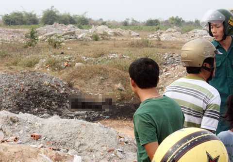 Thi thể cháy đen gần trường đại học 1