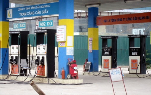 Nhiều cây xăng đóng cửa chờ tăng giá 3