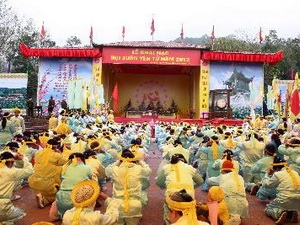Lắp camera phát hiện móc túi ở lễ hội Yên Tử 2013 1