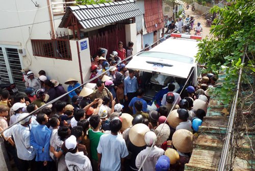 Mẹ sát hại 2 con vì bế tắc 1