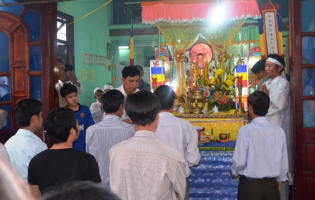 Hai vợ chồng chết chìm để lại 3 con nhỏ 3