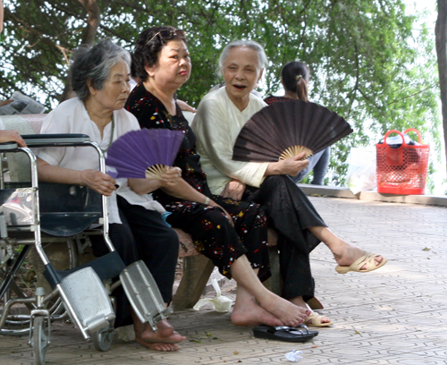 Miền Bắc nắng nóng 37 độ C 1