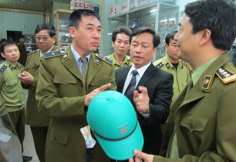 100% cơ sở kinh doanh mũ bảo hiểm sai phạm 1