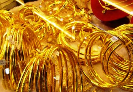 Cuối tuần, giá vàng tăng mạnh bất ngờ 1