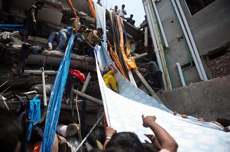 Tòa nhà 8 tầng bất ngờ bị sập tại Bangladesh, 82 người chết 5