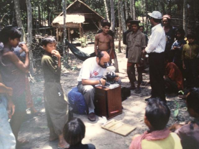 “Nhiệm vụ của bác sĩ là đến bên người bệnh” 4
