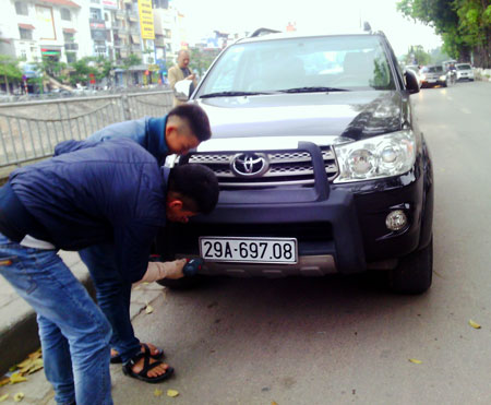 Hôm nay bắt đầu xử phạt xe không sang tên đổi chủ 2