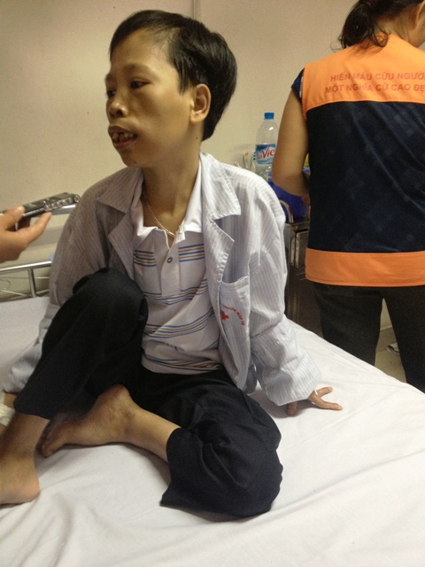 Cận cảnh đời sống những người phải truyền máu suốt đời 2