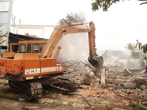 Nhà trung tá công an phát nổ, cả xóm hoảng loạn 2
