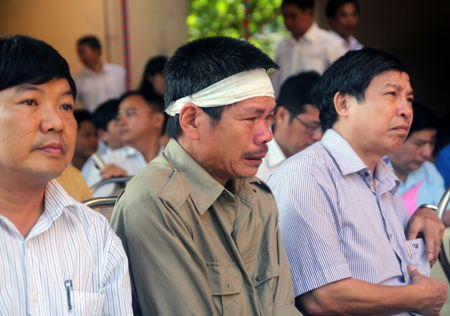 Xúc động lễ truy tặng Huân chương cho học sinh cứu 5 em nhỏ 3