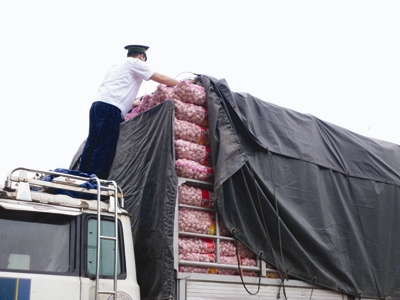 Nông, thủy sản Trung Quốc tràn ngập chợ 2