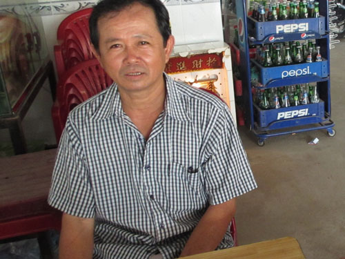 Phát tờ rơi đòi… chồng! 1