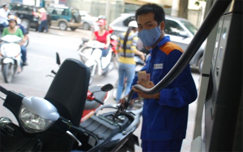 Một lít xăng đang cõng 4 loại thuế, 3 loại phí 1