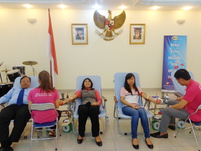 Đại sứ quán và cộng đồng Indonesia hiến máu nhân đạo 1