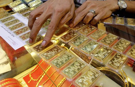 Gần 1 tấn vàng tiếp tục được "vét sạch" 1