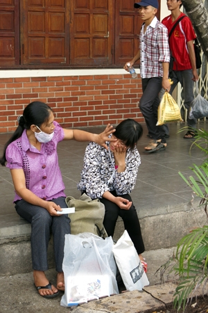 Sĩ tử lên Thủ đô sớm, các cửa ngõ ùn ứ 7