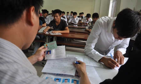 Hôm nay, gần 630.000 thí sinh dự thi Đại học môn Toán 2