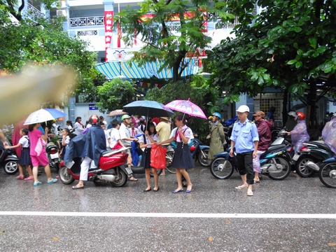 Mưa dông lớn ở Bắc Bộ vào chiều tối 1