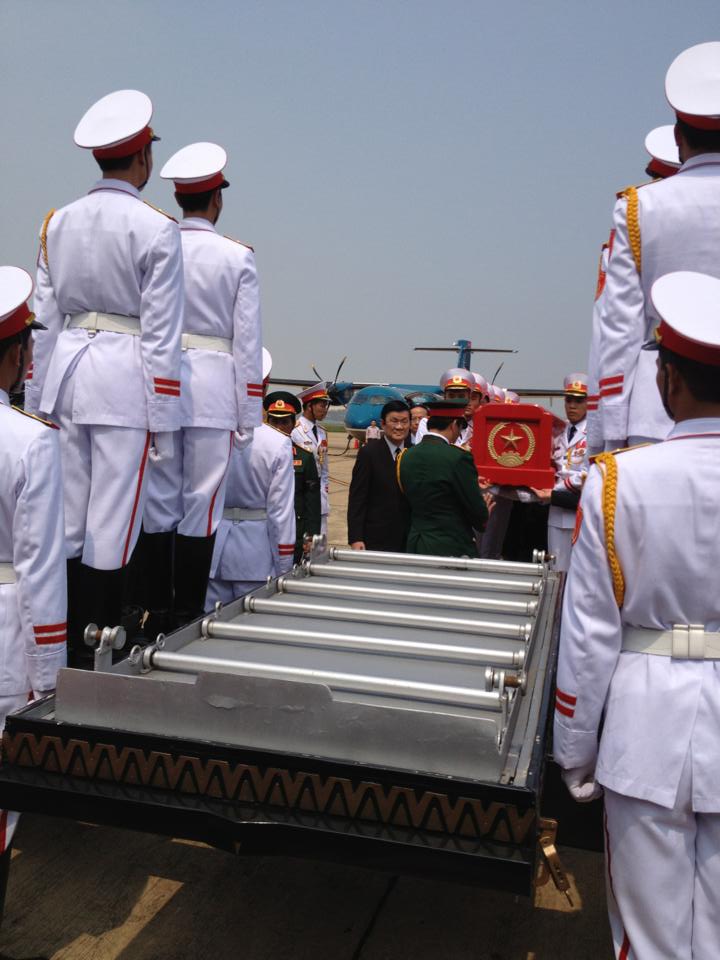 Những hình ảnh mới nhất về đoàn chở linh cữu Đại tướng ở Quảng Bình 4