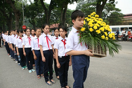 Dòng người đến viếng Đại tướng vẫn kéo dài bất tận 5