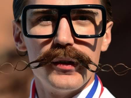 Những kiểu phẫu thuật thẩm mỹ lạ đời 4