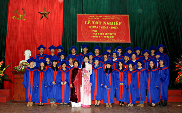 Trường Trung cấp Tuệ Tĩnh khai giảng năm học mới 1